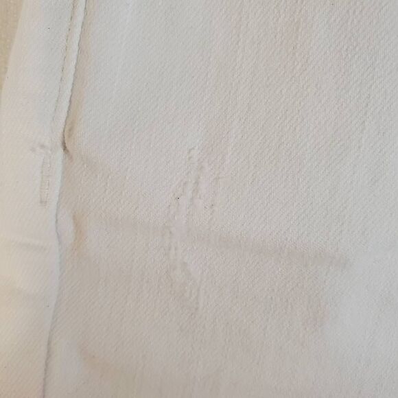 Vervet Attractively High Rise Botton Front White Distressed Denim Shorts Size L - Picture 8 of 12